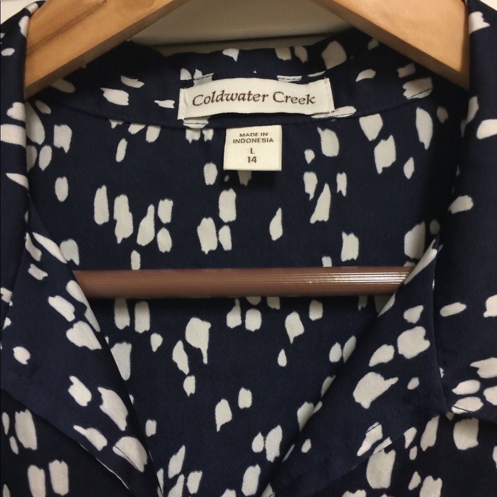 Flowy Polka-dot Button. - Picture 2 of 6